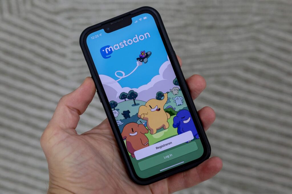 Mastodon Social on smartphone